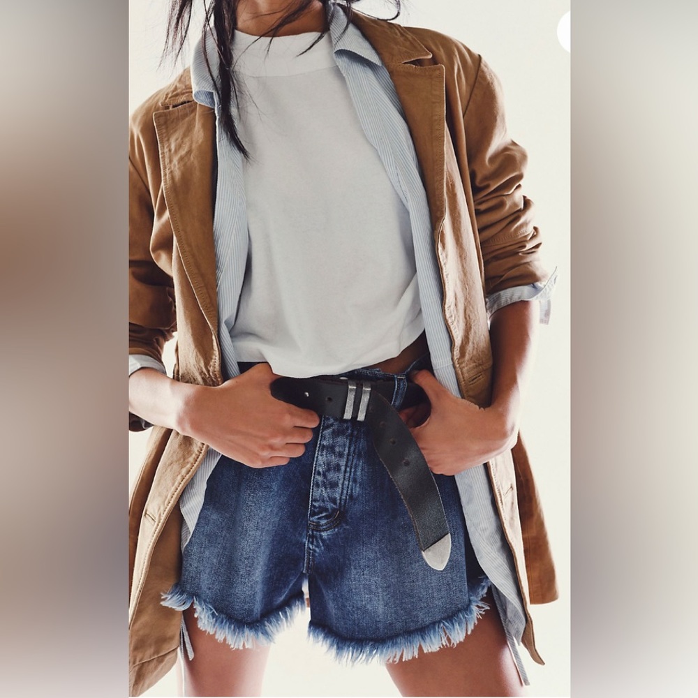 - BNWT Free People Harlie Denim Frayed Shorts